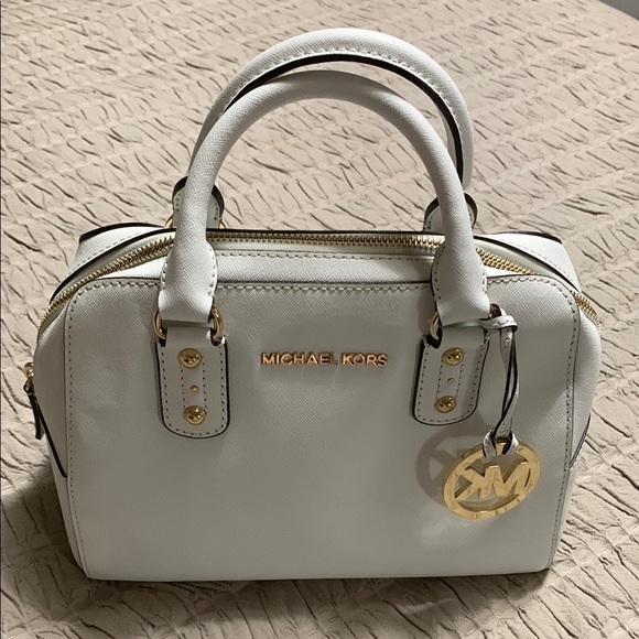 Michael Kors Jet Set Saffiano White Leather Bowling Bag Classic Quiet Luxury - Picture 1 of 16